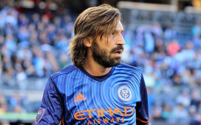 熊猫体育热评-B席世界波拯救球队