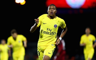 熊猫体育精华-希腊队队长袖标传承